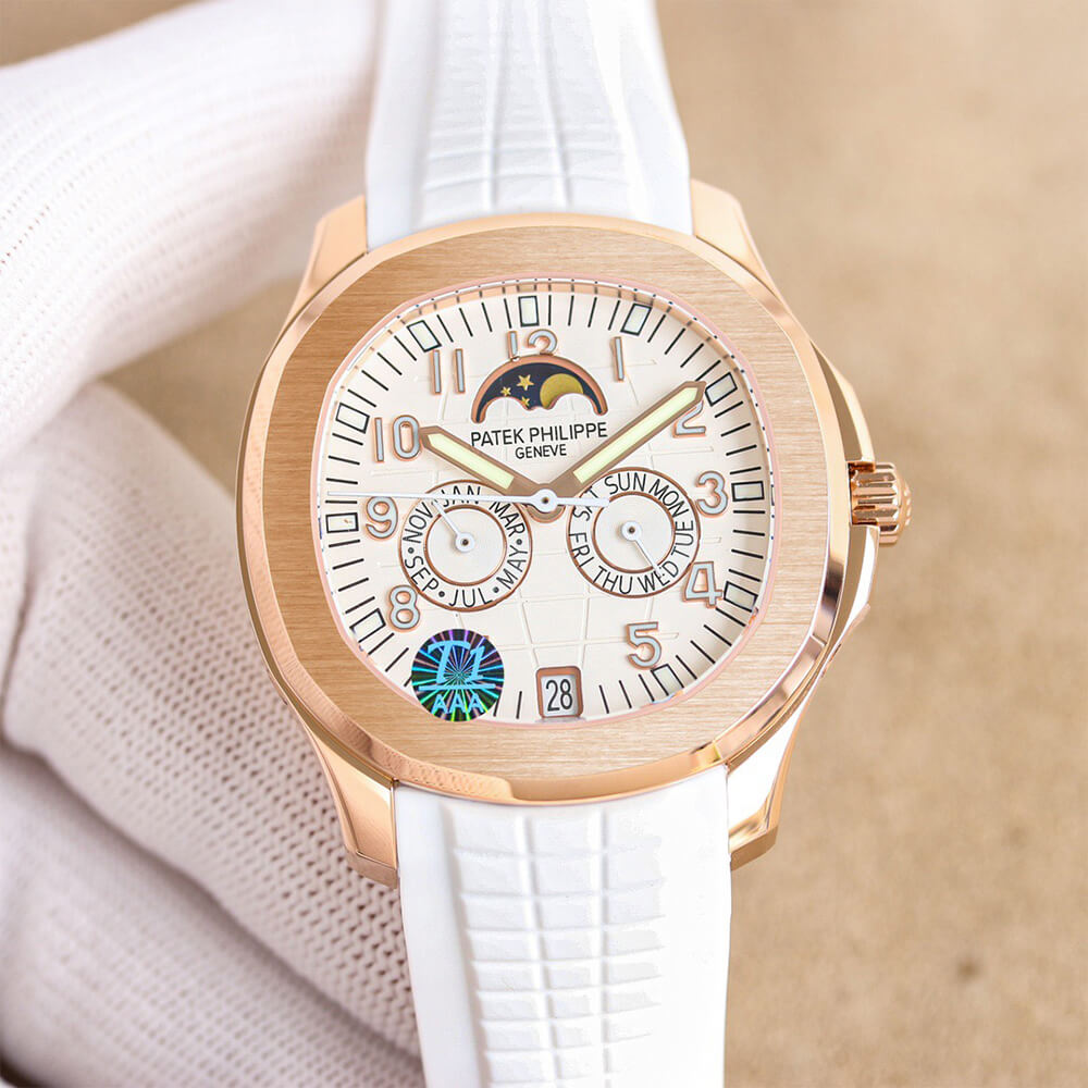 Patek Philippe Aquanaut 5261R-001