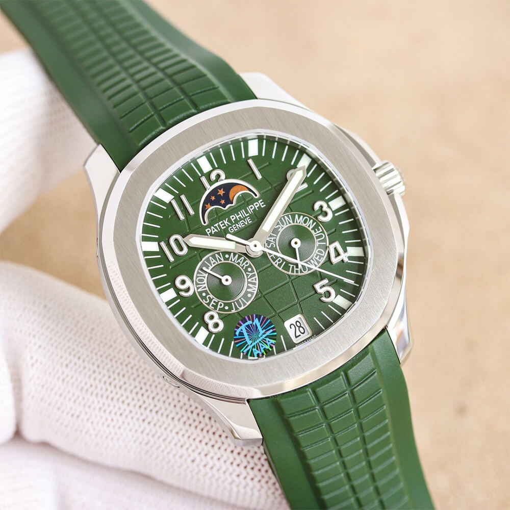 Patek Philippe Aquanaut 5261R-001